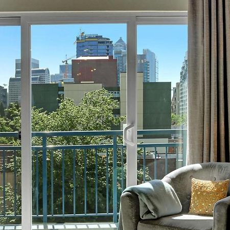 City Water View Oasis With Pool & Gym Near Cruise In Heart Of Seattle Eksteriør billede