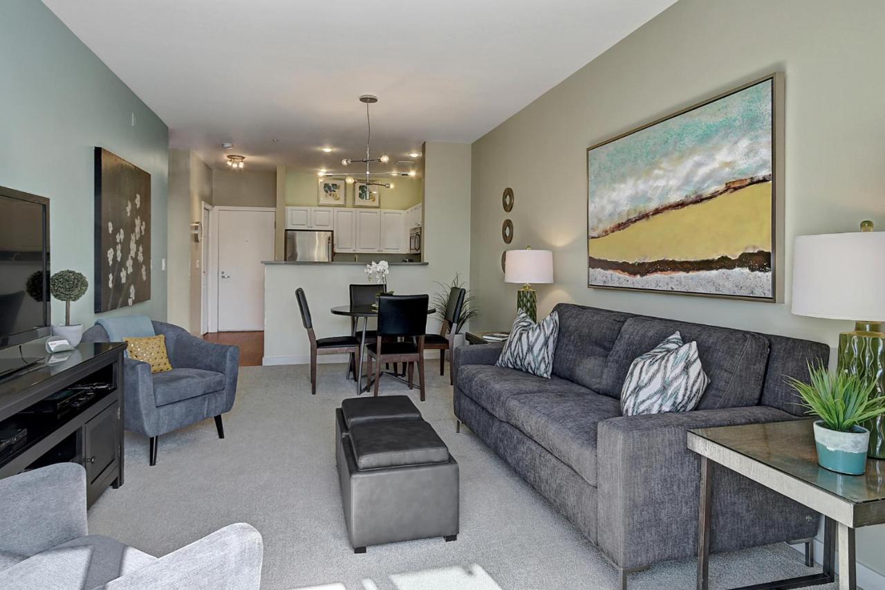 City Water View Oasis With Pool & Gym Near Cruise In Heart Of Seattle Eksteriør billede