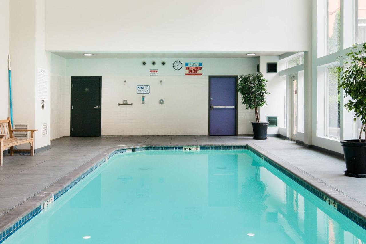 City Water View Oasis With Pool & Gym Near Cruise In Heart Of Seattle Eksteriør billede