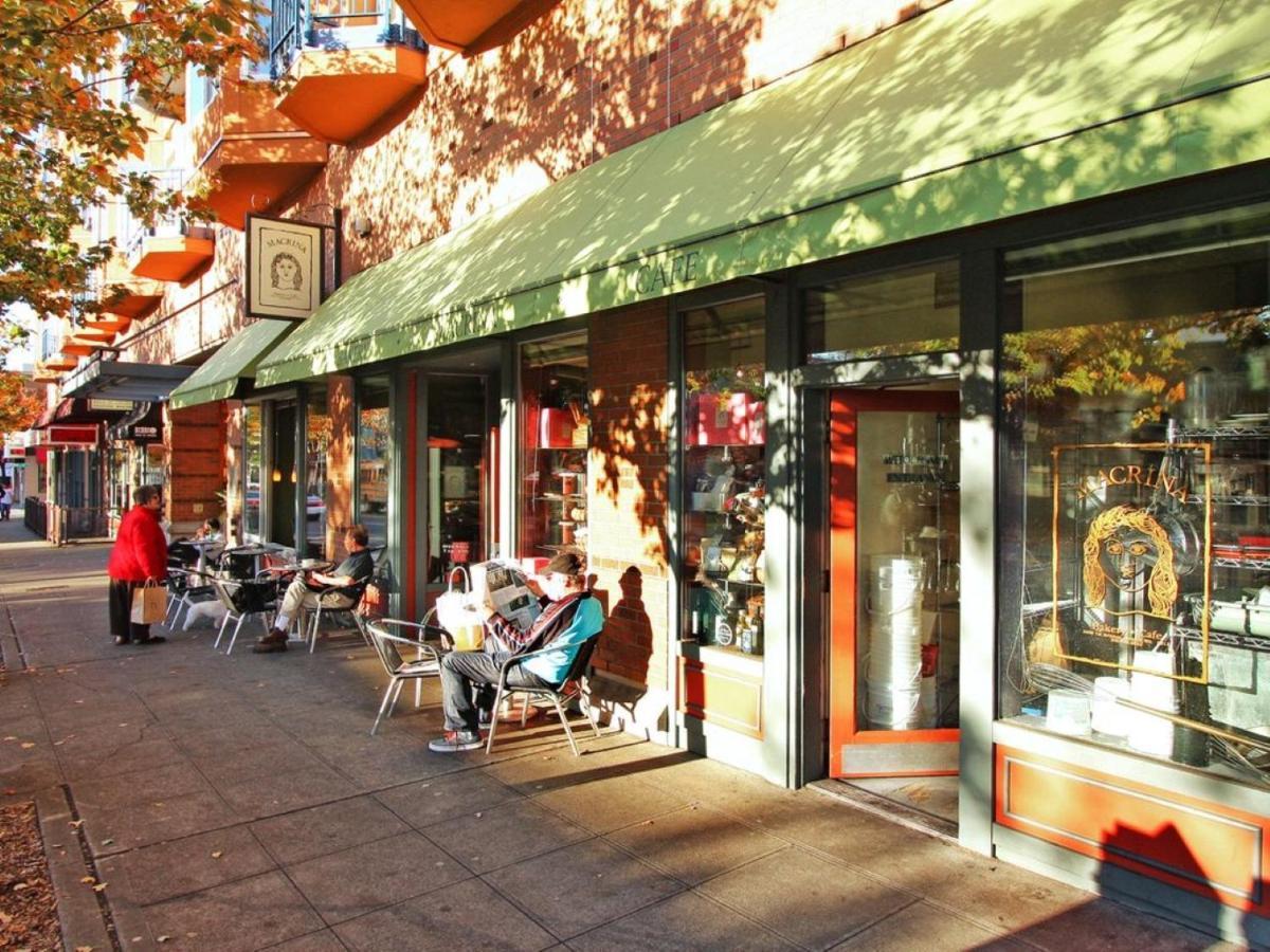 City Water View Oasis With Pool & Gym Near Cruise In Heart Of Seattle Eksteriør billede